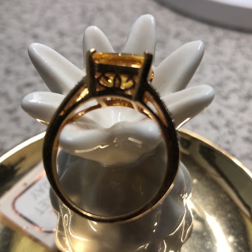 Statement Ring - Picture 2 of 4